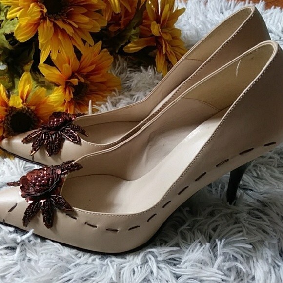 Aldo Women's  Pointed Toe Heels size 8 - Picture 4 of 8